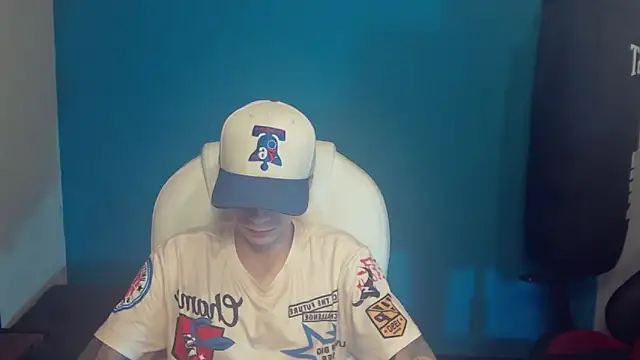 Snapshot of Burperking420_ chatting on 10-19-25, 07:38 Burperking420 online show from 10-19-25, 07:38