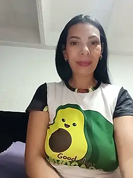 DaphneRosses online show from 05-26-26, 01:53