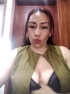 Snapshot of Carlasm- chatting on 10-18-25, 09:17 Carlasm- online show from 10-18-25, 09:17