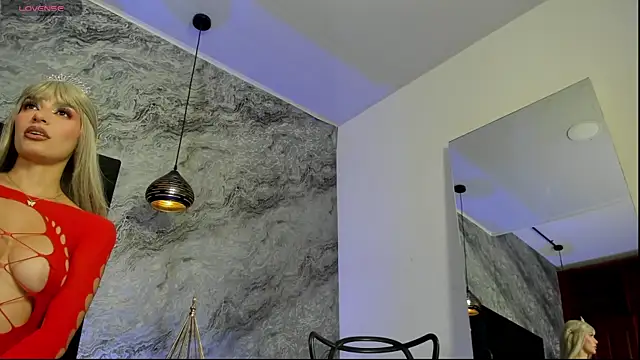 Snapshot of Samantha-Harpper chatting on 10-04-25, 04:58 Samantha-Harpper online show from 10-04-25, 04:58