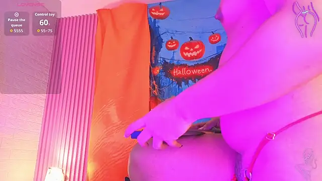 Snapshot of goldilockss15 chatting on 10-10-25, 03:18 goldilockss15 online show from 10-10-25, 03:18