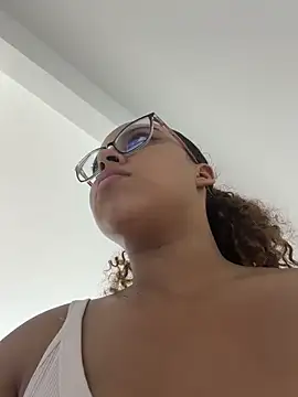 Snapshot of AlesiaCooper chatting on 05-22-26, 02:20 AlesiaCooper online show from 05-22-26, 02:20
