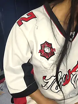 bella warzon online show from 10-18-25, 09:39