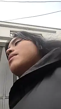 bella warzon online show from 11-18-25, 09:18