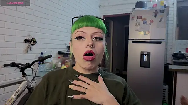 freyaa sorcerees online show from 11-10-25, 05:34