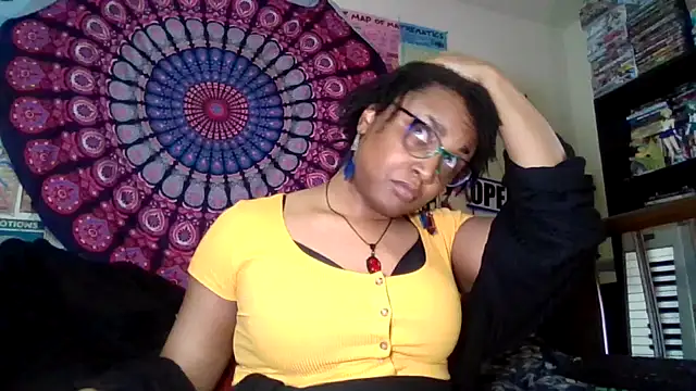 Snapshot of GardeniaFields chatting on 05-13-26, 03:57 GardeniaFields online show from 05-13-26, 03:57