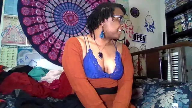 Snapshot of GardeniaFields chatting on 07-10-26, 06:35 GardeniaFields online show from 07-10-26, 06:35
