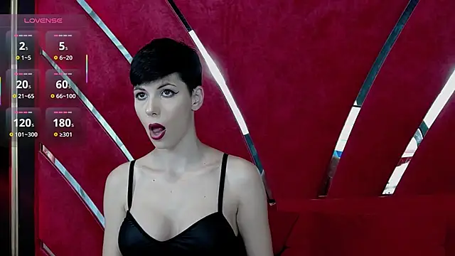 Roxxy Rouge online show from 10-17-25, 04:20