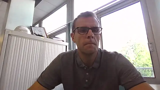 Simon 76 online show from 09-19-25, 04:33
