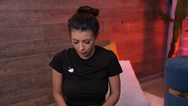 TanyaVonDe online show from 11-30-25, 01:23