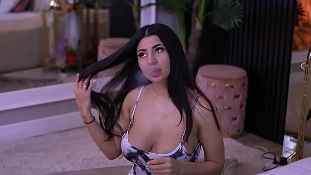 TanyaVonDe online show from 03-25-26, 05:12