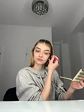 Snapshot of Barbie69Doll chatting on 03-15-25, 05:41 Barbie69Doll online show from 03-15-25, 05:41