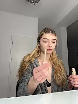 Snapshot of Barbie69Doll chatting on 03-11-25, 05:35 Barbie69Doll online show from 03-11-25, 05:35