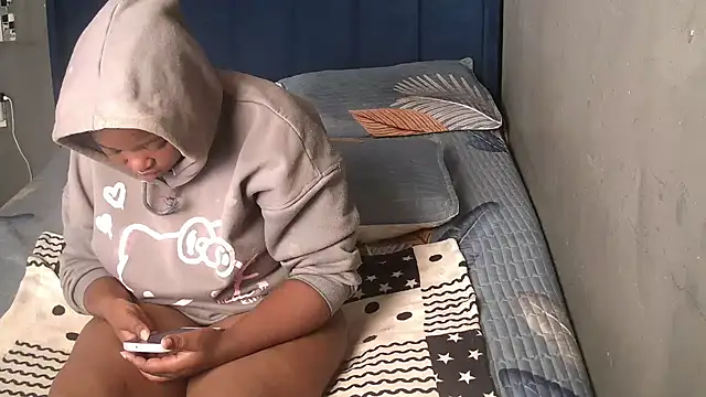 SexyShybarbie online show from 12-03-25, 04:13