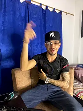 Snapshot of Zayn_kane chatting on 09-30-25, 01:00 Zayn kane online show from 09-30-25, 01:00