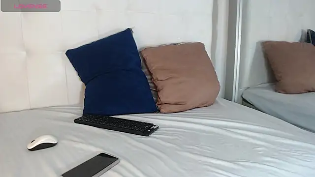 willow smitt online show from 12-15-25, 12:22