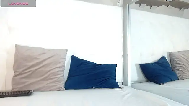 willow smitt online show from 11-25-25, 12:49