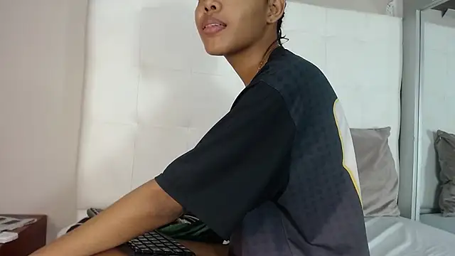 willow smitt online show from 11-07-25, 01:04