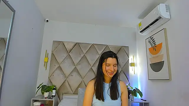 lucianasmith  online show from 03-22-25, 02:58