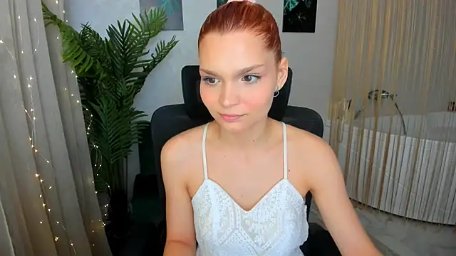 Snapshot of YourSweetMiley chatting on 03-22-25, 10:49 YourSweetMiley online show from 03-22-25, 10:49