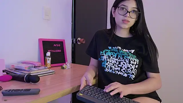 eva sin18 online show from 03-13-25, 02:44