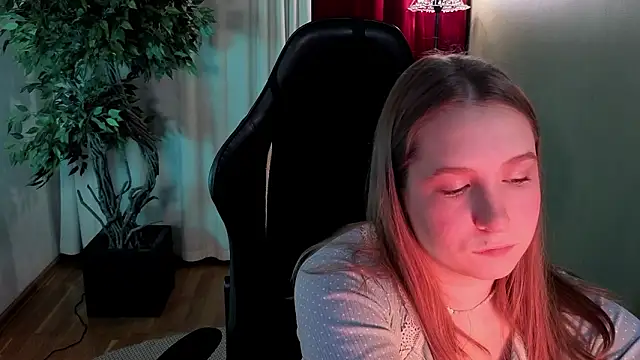 Snapshot of saint_trisha chatting on 02-20-26, 08:33 saint trisha online show from 02-20-26, 08:33