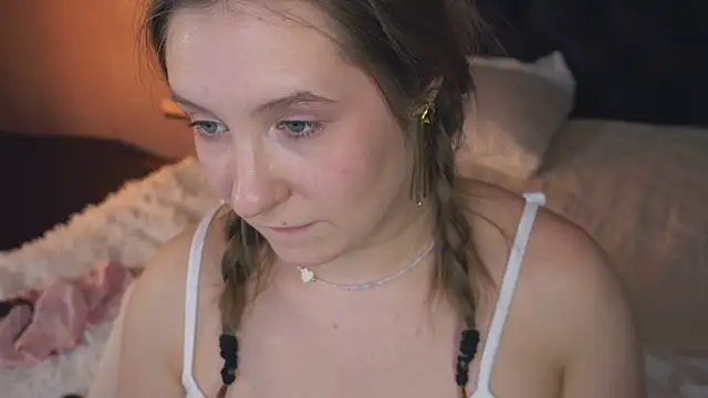 Snapshot of saint_trisha chatting on 02-06-26, 04:41 saint trisha online show from 02-06-26, 04:41