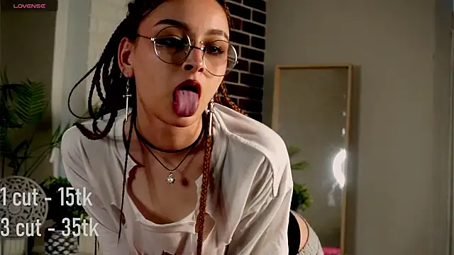 Snapshot of WilonaBiddix chatting on 03-12-25, 03:51 WilonaBiddix online show from 03-12-25, 03:51