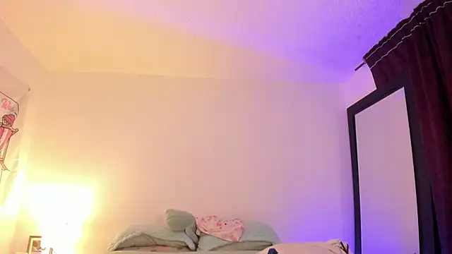 Snapshot of Alessamoth chatting on 02-21-26, 04:20 Alessamoth online show from 02-21-26, 04:20