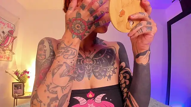 Snapshot of Alessamoth chatting on 02-06-26, 06:37 Alessamoth online show from 02-06-26, 06:37