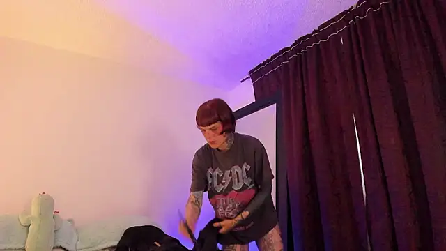 Snapshot of Alessamoth chatting on 02-10-26, 08:52 Alessamoth online show from 02-10-26, 08:52