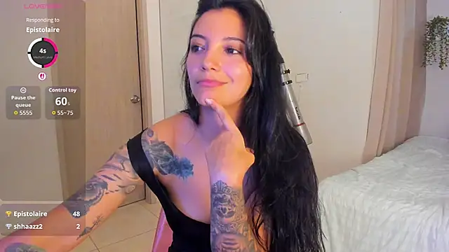 Snapshot of roxy_hell chatting on 05-25-26, 10:52 roxy hell online show from 05-25-26, 10:52