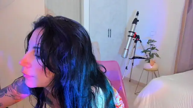 roxy hell online show from 03-18-26, 09:15