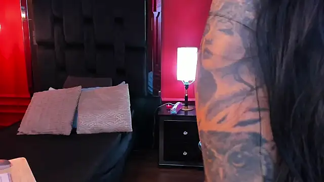 roxy hell online show from 10-23-25, 12:15