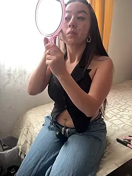 VictoriaGerard Pink online show from 02-10-26, 05:12