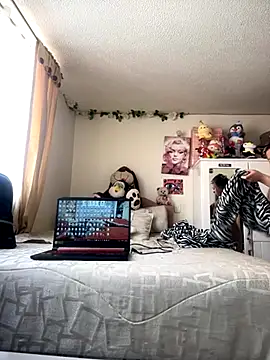 Snapshot of VictoriaGerard_Pink chatting on 09-24-25, 02:12 VictoriaGerard Pink online show from 09-24-25, 02:12