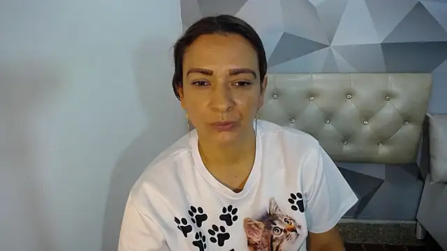 Milf-Prettyboobs online show from 11-20-25, 10:38