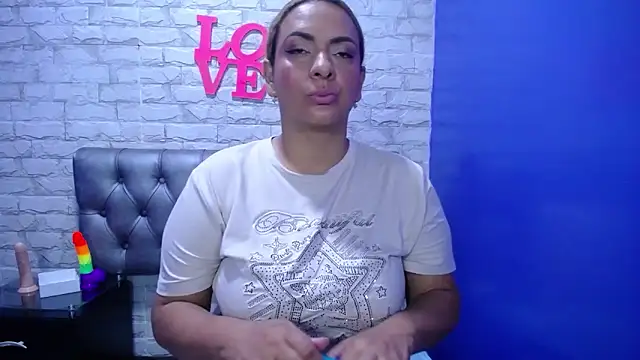 Snapshot of Milf-Prettyboobs chatting on 06-06-26, 10:53 Milf-Prettyboobs online show from 06-06-26, 10:53