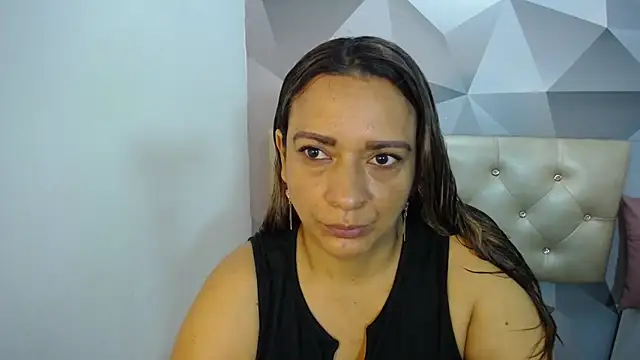 Milf-Prettyboobs online show from 12-04-25, 10:47