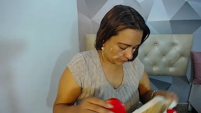 Milf-Prettyboobs online show from 11-06-25, 11:14