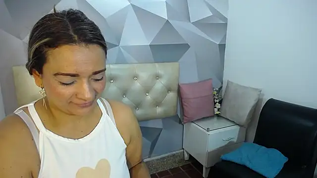 Milf-Prettyboobs online show from 11-12-25, 10:52