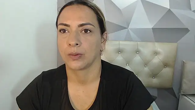 Milf-Prettyboobs online show from 04-10-26, 10:55