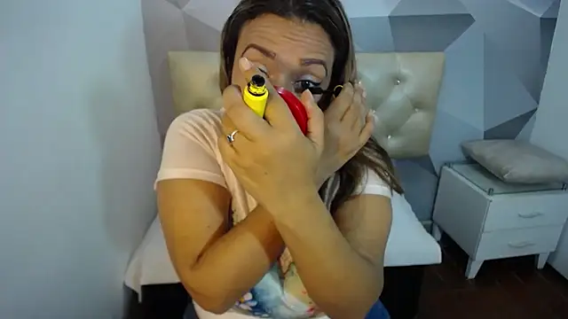 Milf-Prettyboobs online show from 11-26-25, 10:48