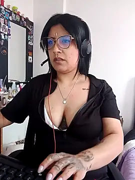 DaniPoison online show from 11-05-25, 05:49