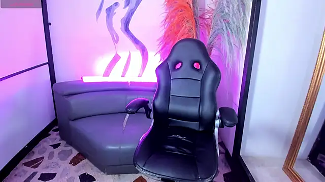 VanessaScott  online show from 10-23-25, 05:50