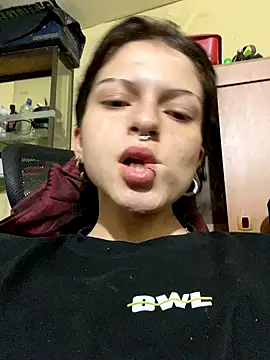 Snapshot of val_zx chatting on 10-01-25, 09:58 val zx online show from 10-01-25, 09:58