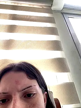 Snapshot of val_zx chatting on 10-30-25, 06:27 val zx online show from 10-30-25, 06:27