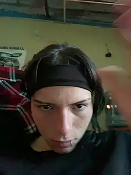 Snapshot of val_zx chatting on 03-20-25, 08:19 val zx online show from 03-20-25, 08:19