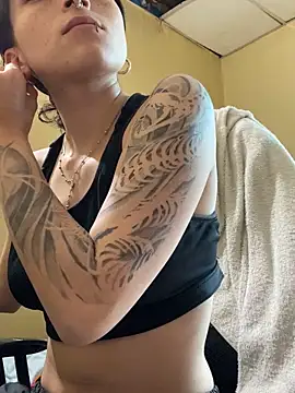 Snapshot of val_zx chatting on 09-19-25, 06:45 val zx online show from 09-19-25, 06:45