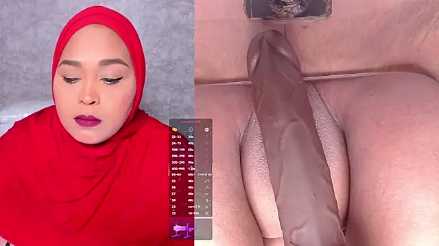 Snapshot of BBWHijab chatting on 04-23-26, 11:28 BBWHijab online show from 04-23-26, 11:28